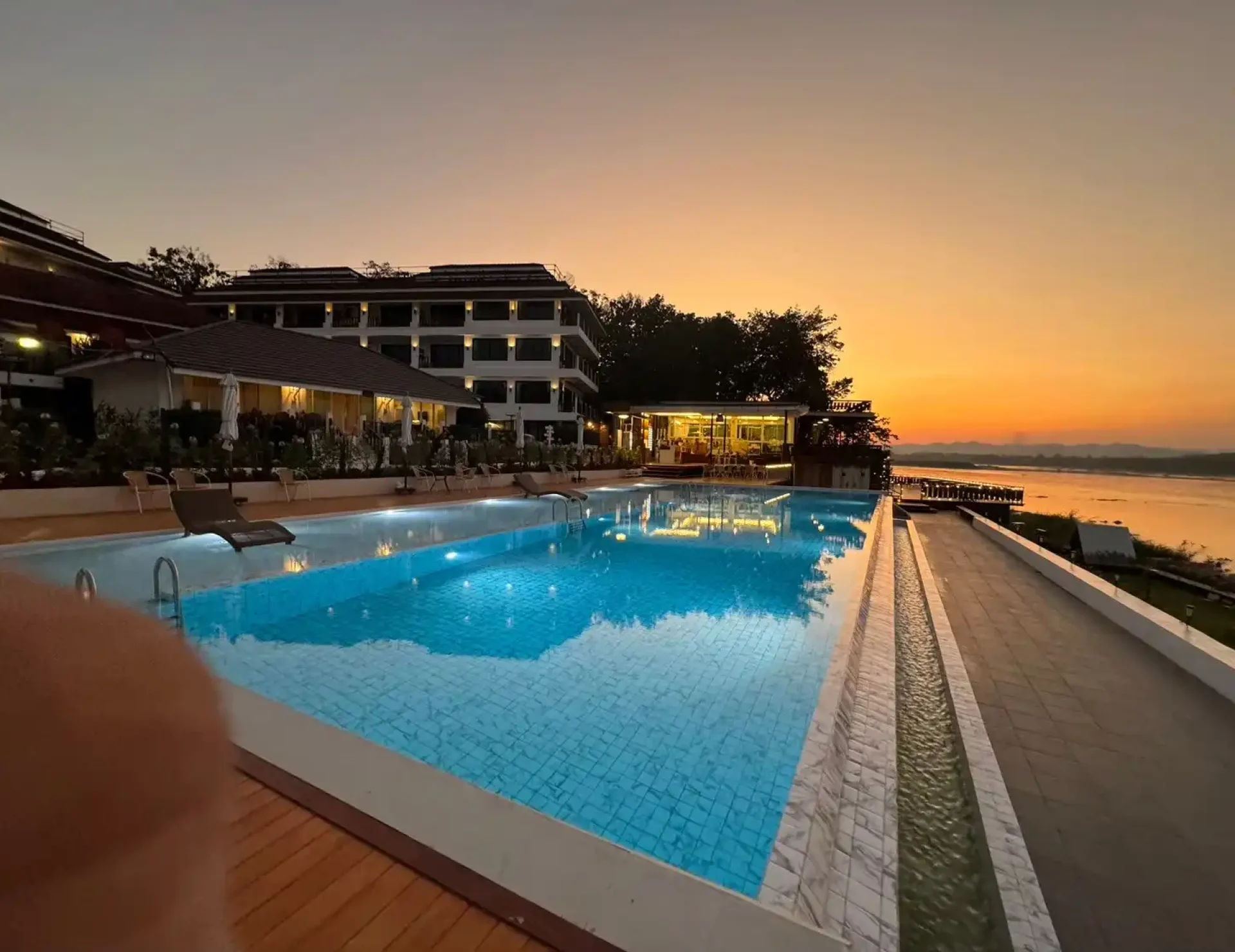 LINE_ALBUM_1_250307_4